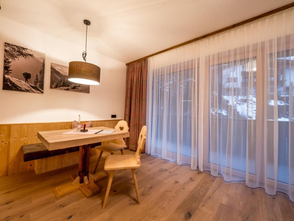 Almhittn - Luxus Appartements フィンケンベルク エクステリア 写真